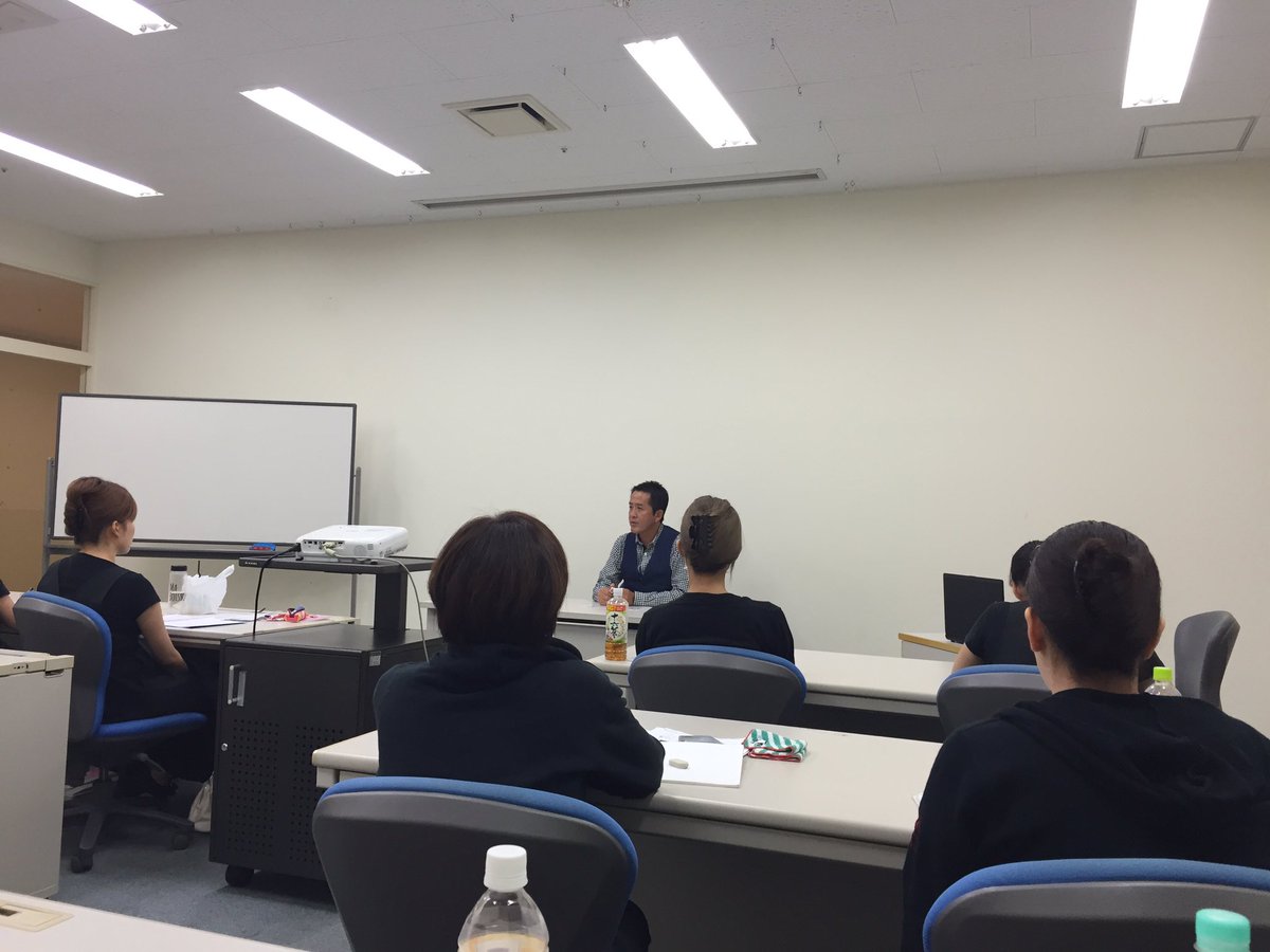 TERU1145963's tweet photo. 沖縄  カレン脱毛勉強会✨
    お客様の満足度を追及‼️
鉄穴社長の脱毛セミナーに
    全員真剣な眼差し✨✨✨

#KARENハイパースキン
#沖縄脱毛カレン
#KAREN安心安全 スピーディ https://t.co/pjpJOMz1xF