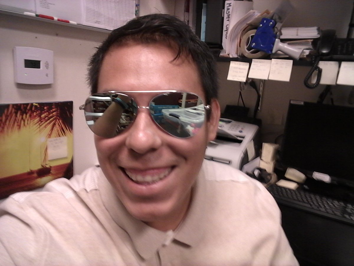 raffmuro's tweet photo. #boss' glasses #hedoesntneedtoknow https://t.co/ekEdcsony8