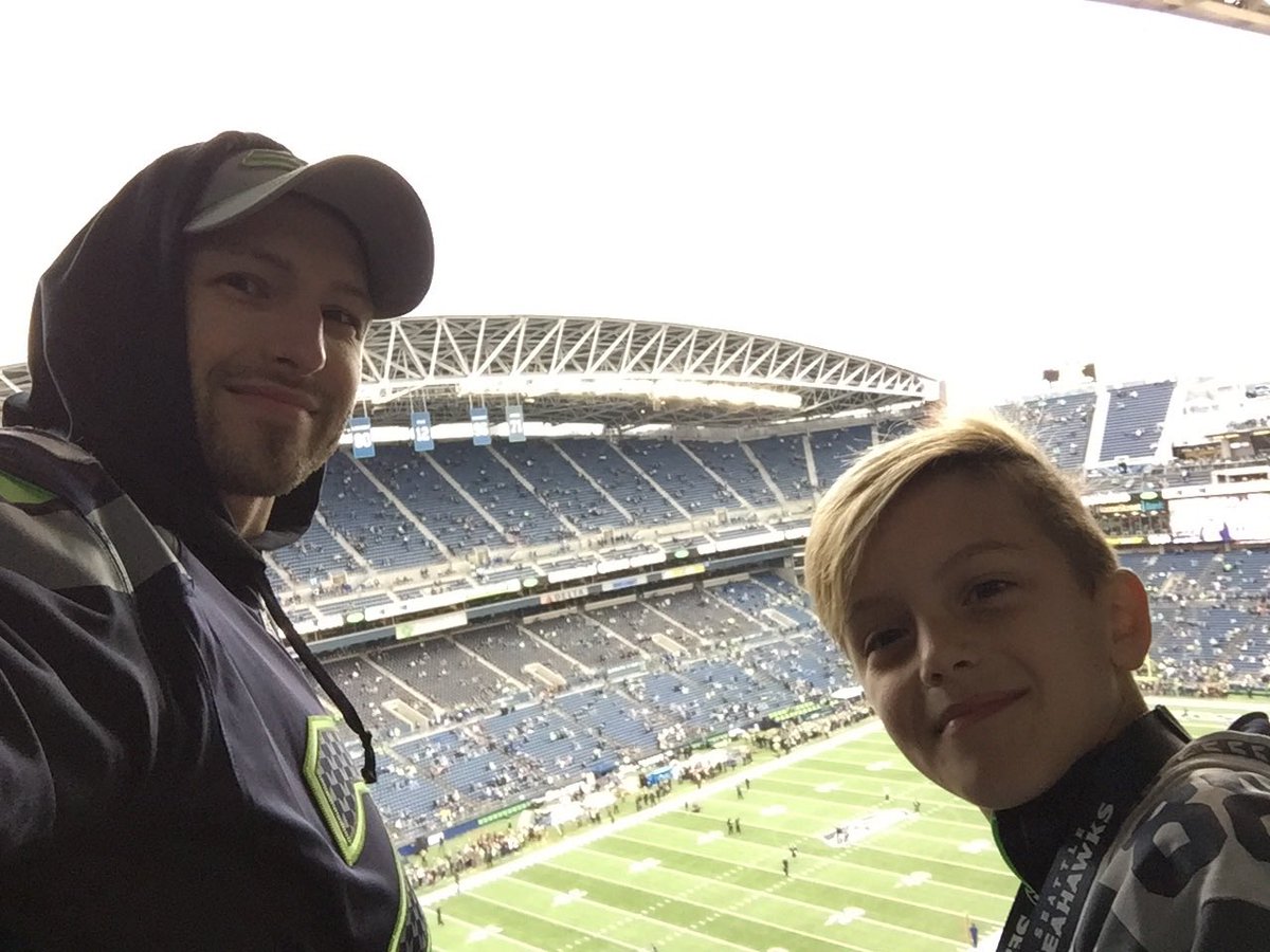 Traci12thman's tweet photo. These guys had a blast at the Game yesterday!! #GoHawks  #12s  #12sforlife #Twelfie #WeAre12 https://t.co/M2b1ER3fT5