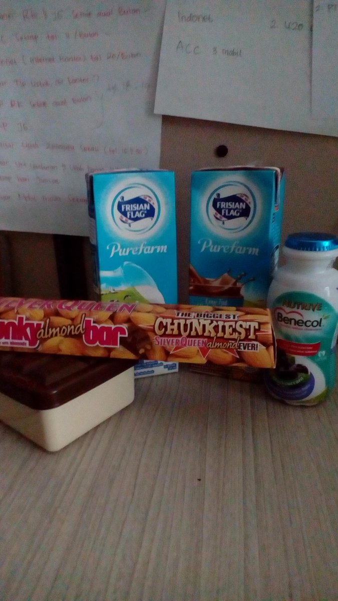 muthamimah's tweet photo. Punya susu sma coklat dong 😃🍫🍶 https://t.co/lUDSwjvYUl