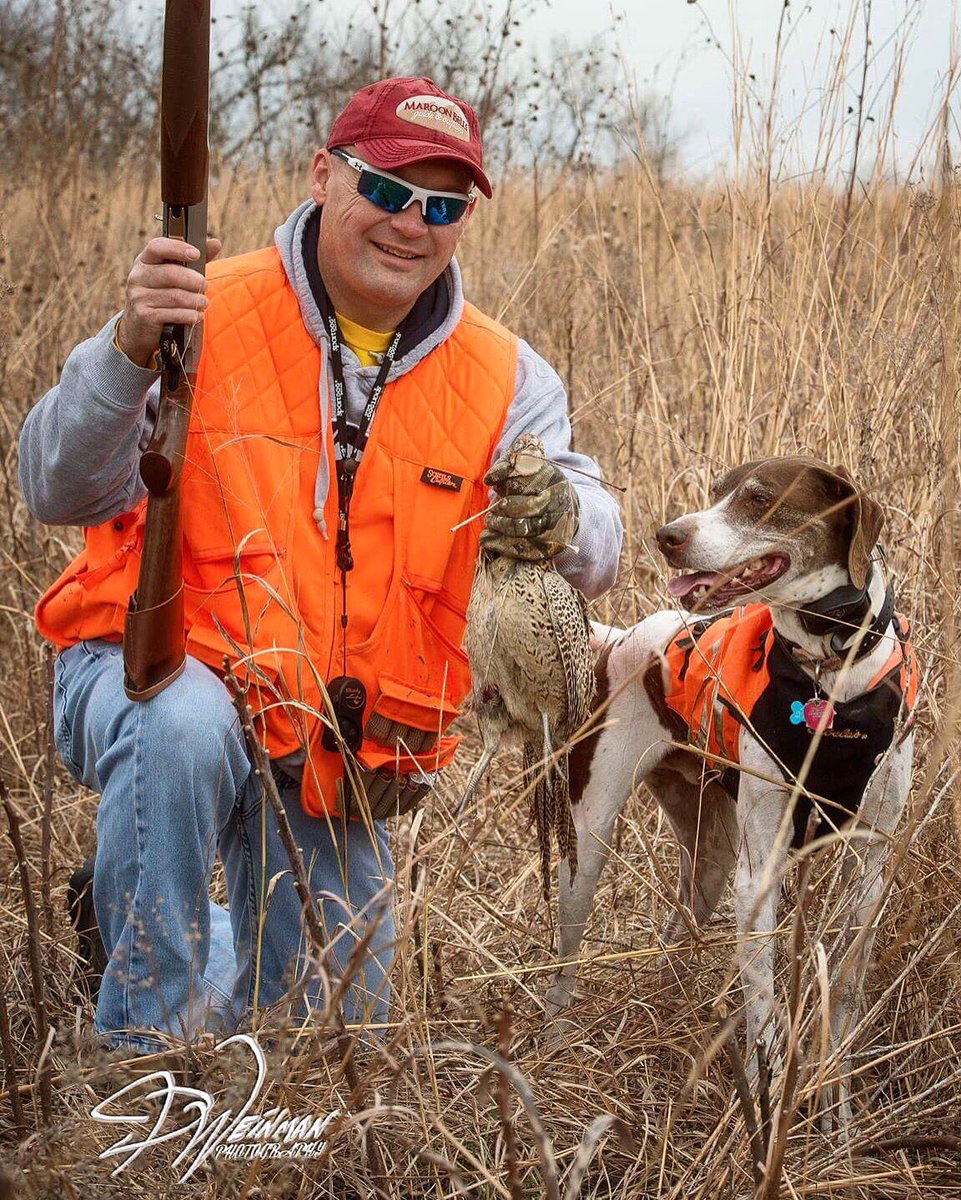 Weinman_photos's tweet photo. This is how I spent my Monday😝Hunting in Kansas #phaesant #hunting #germanshorthairedpointer #lonepinegamepreserve #jaredweinmanphotography https://t.co/UAWdzgwjXx