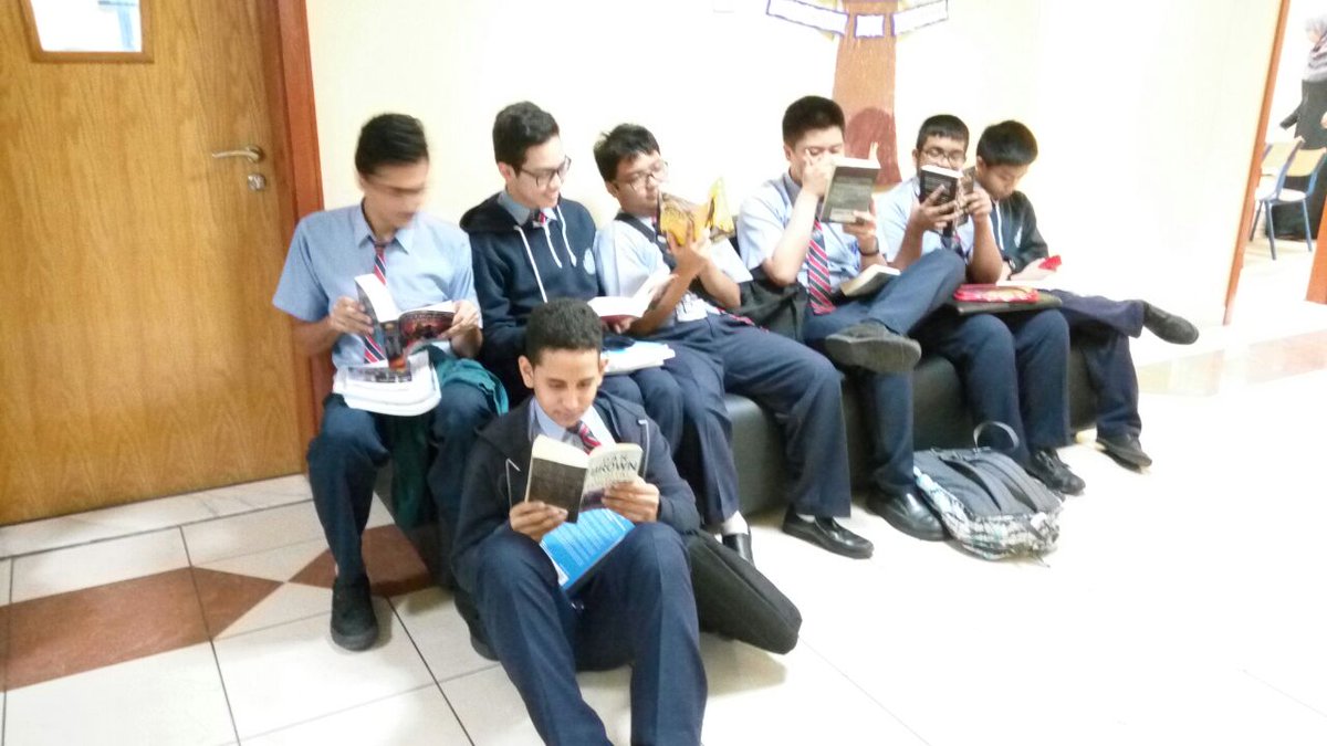 PristineSchool's tweet photo. #ReadIn7
DEAR time at PPS Secondary school: students enjoying their favourite pass time absorbed in their treasured books https://t.co/MNKetvUZQY