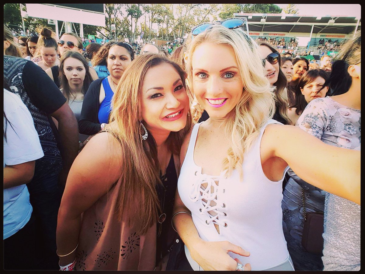 Bestie <a href="/HardingBianca/">owen harding</a> <a href="/rnbfridayslive/">#rnbfridayslive</a> @hit929 <a href="/BigConcerts/">BIG Concerts</a> @nibStadium #instagram #rnbfridayslive #perth <a href="/SMPerth/">Social Media Perth</a> #lovedit