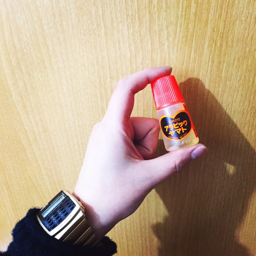 ソックタッチの代用品 6選 成分は おすすめ代用品 靴下のずり落ち対処法を紹介 代用品お探しサイト 困った時に役立つ カワルン