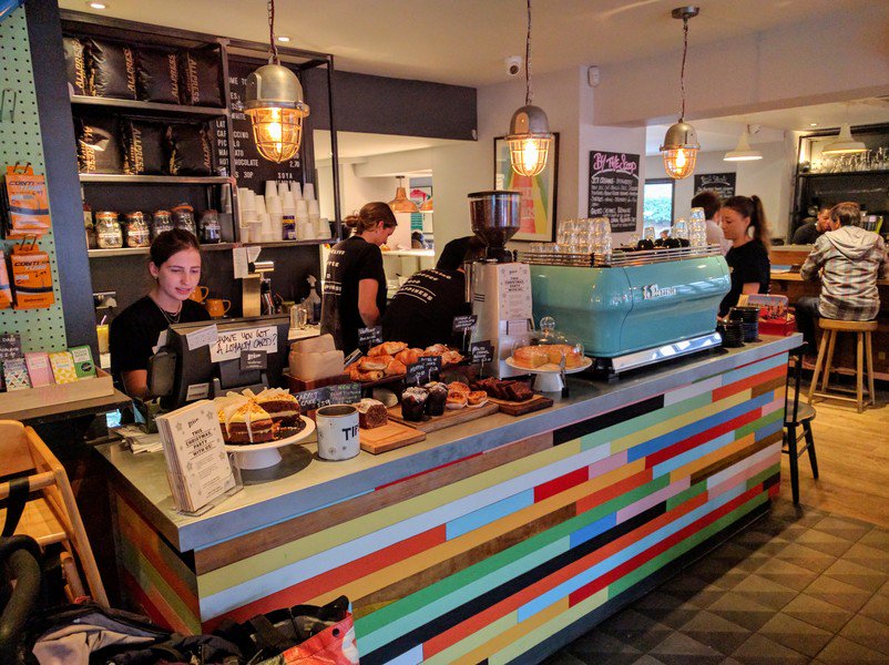 Coffee from <a href="/AllpressDalston/">Allpress Espresso UK</a>, S'dough pizzas, brunch, and a cycle clinic in house? It's <a href="/WeAreTheDynamo/">The Dynamo</a> in Putney: beanthere.at/2016/11/20/Rev…