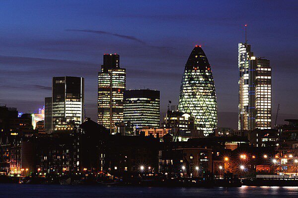 SofiaDomme's tweet photo. It's a london thing...... https://t.co/YrnzqvGZSI https://t.co/o4hXz3uBYS