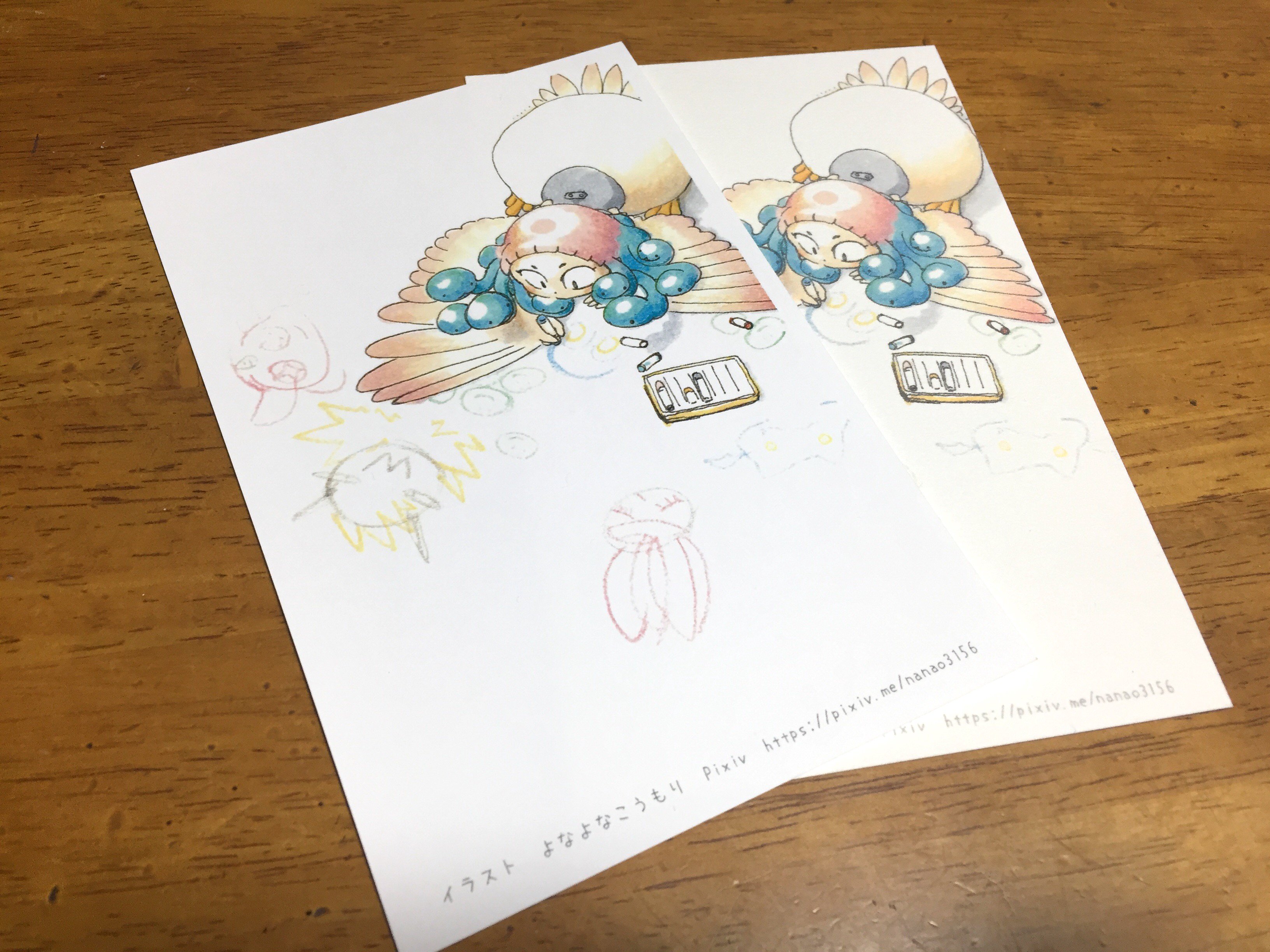 よなよなこうもり コンビニプリントのハガキ印刷 左 お家プリンタの画用紙印刷 右 セブンイレブンで印刷 してみましたが １枚６０円でつるつるマットで切手貼って送れる紙に印刷してもらえます T Co Tgr7xndc7g Twitter