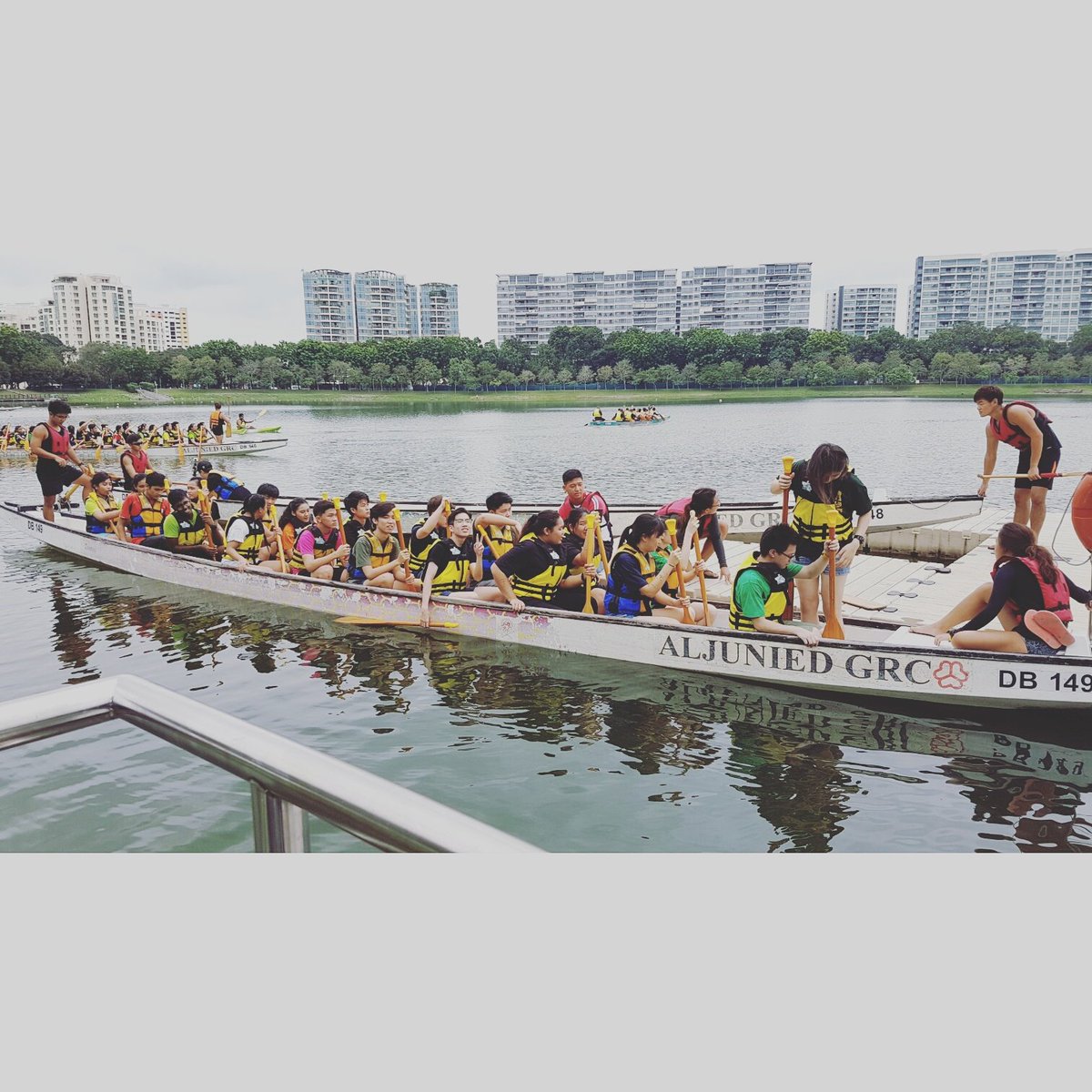 temasekpoly's tweet photo. Dragonboating we go! #tprawks https://t.co/etZ3o5Lgjs