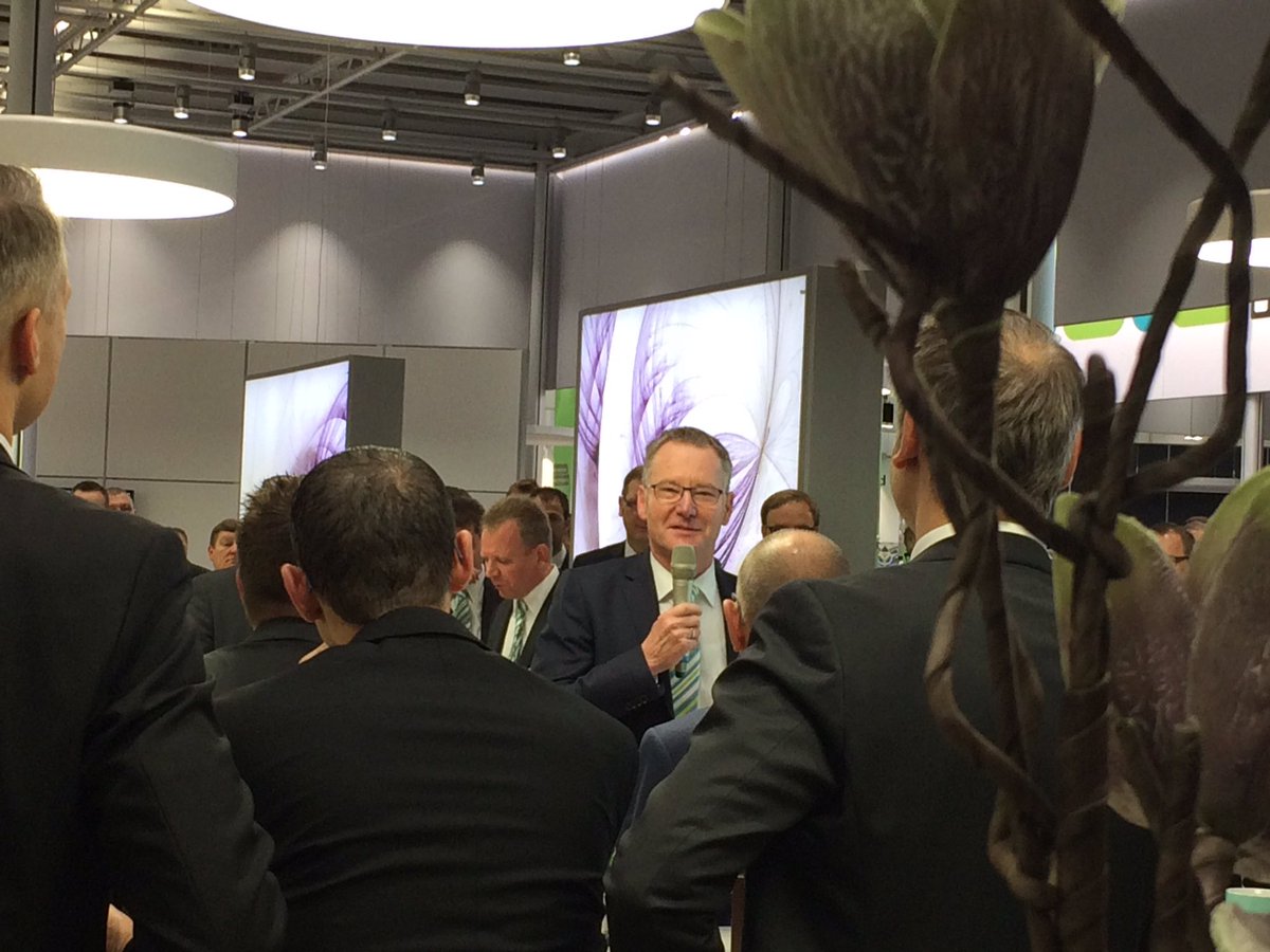 Roland Bent opening the Phoenix Contact booth at #SPSIPCDrives #phoenixcontact  #plcnext @spsipcdrives @BentNiklas