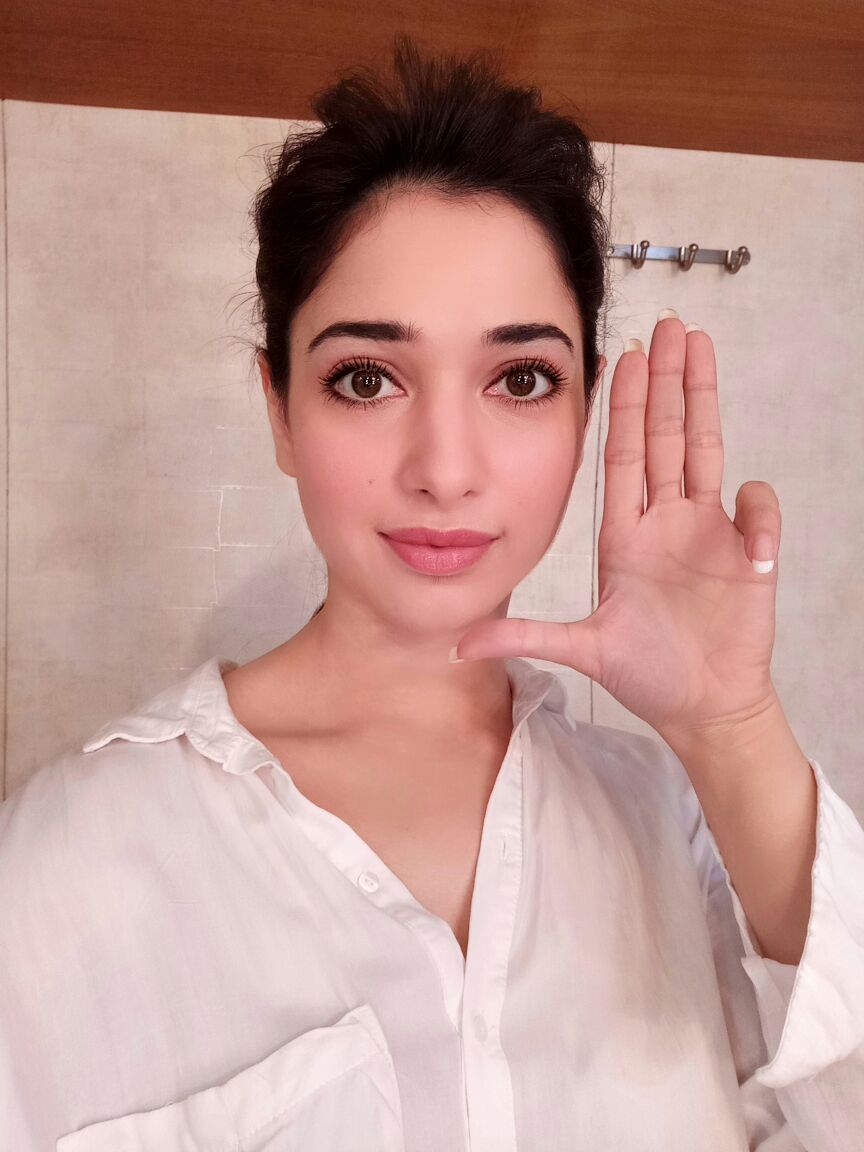 tamannaah bhatia on twitter the new oppof1s has a 4gb ram a 64