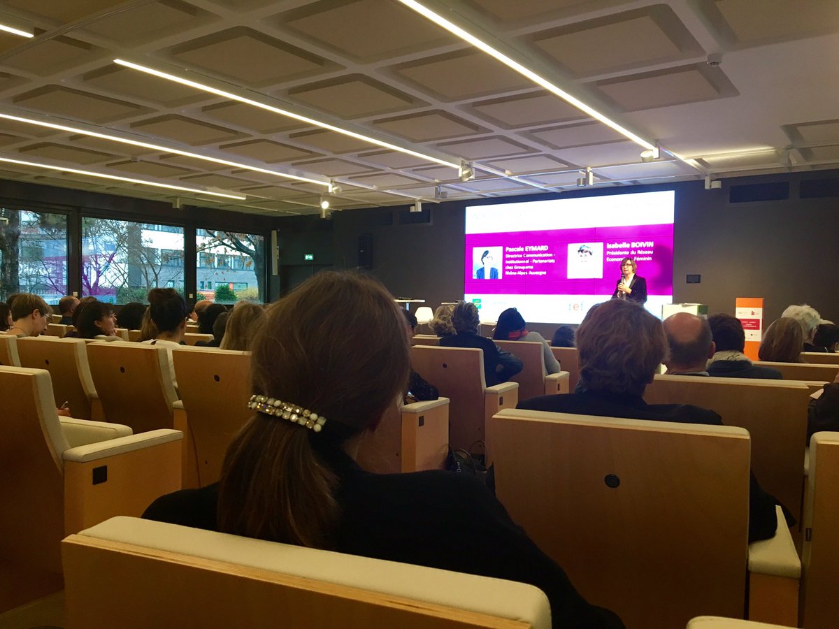 Dark_Fuschia's tweet photo. Forum France-Québec au féminin échanges avec des femmes remarquables venues de loin! #REFEJC16 #EJC16 https://t.co/tmo5i885tV