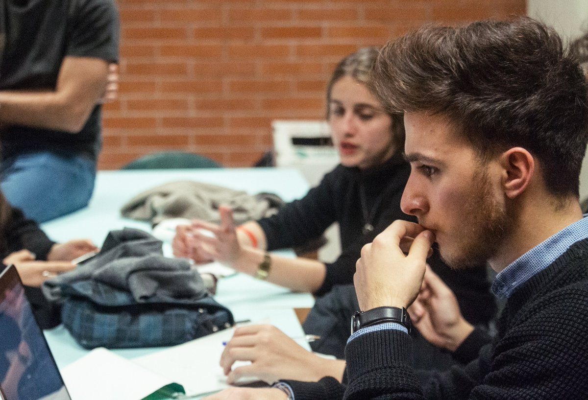 LABAFIRENZE's tweet photo. Un bel reportage di @Creactivity2016 al Museo Piaggio. 
Il posto giusto dove dare spazio alla Creatività. 
#creactivitylaba #design https://t.co/sKXkrGEfmm