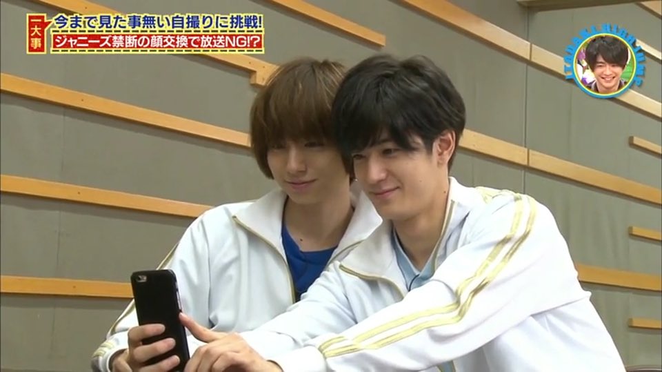 HeySayJUMPbot0's tweet photo. 自撮りする姿が可愛い♡ https://t.co/vZLkbkxnVG