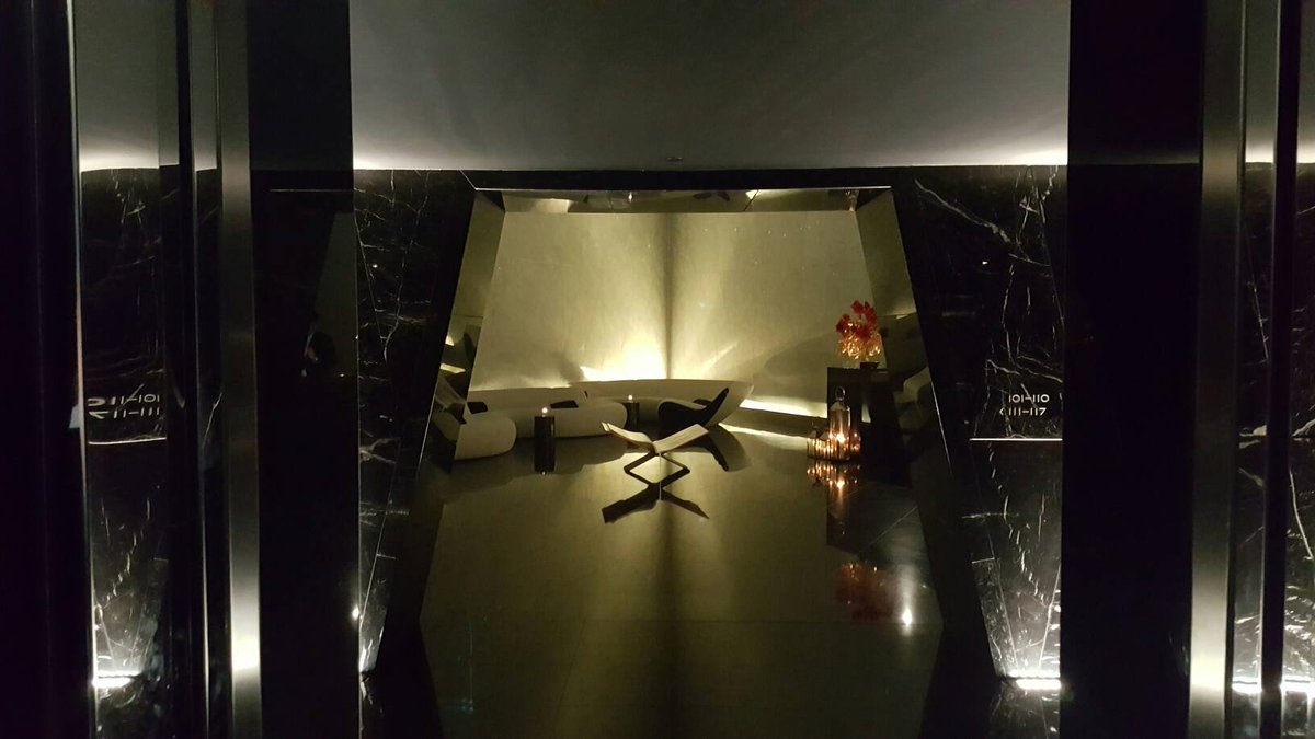 Touring London at night before our bridge lighting seminar at #luxlive #Lightingdesign 

ow.ly/tSmq100pVIx