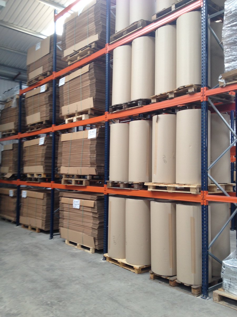 woodspackaging's tweet photo. Our warehouse is fully stocked, ready for the xmas rush.........#setteebags #mattressbags #wardrobecartons #corrugatedrolls https://t.co/8WEAsKXn1V