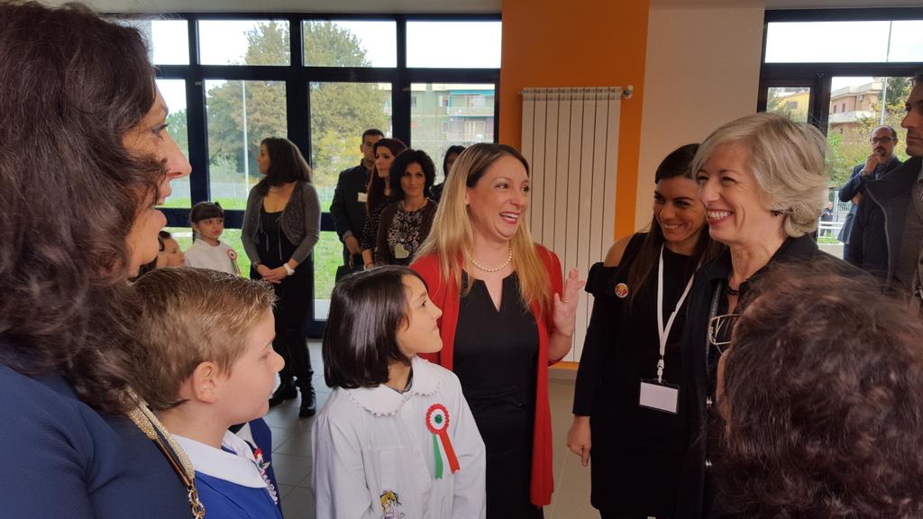 MIsocialTW's tweet photo. #GiornataNazionaleSicurezza Ministro @SteGiannini arrivata alla scuola "Neruda" di #Roma #scuolanuova finanziata con lo #sbloccapatto https://t.co/XGa7gaE7rO