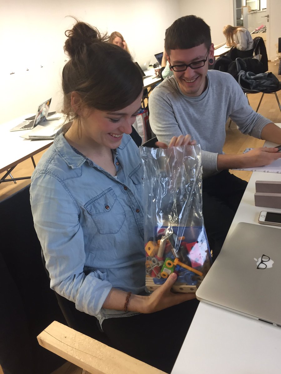 sammyschuckert's tweet image. Starting day 2 @hfggmuend Hackathon 'Use things together'. Let's play! 🎮🔧🔩⚙️ @bricktick @OSCEdays #OSCEdays #hfghack #letsplay #opensource