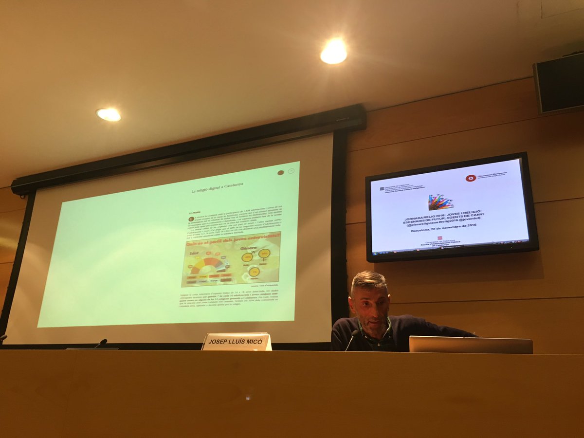 ObsBlanquerna's tweet photo. .@jlmico presenta a la Jornada #relig2016 el nostre projecte sobre #joves, #religions i #tecnologia https://t.co/exFLcLGPts