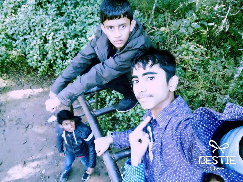 beebake360's tweet image. Great fun with friends in sri nagar