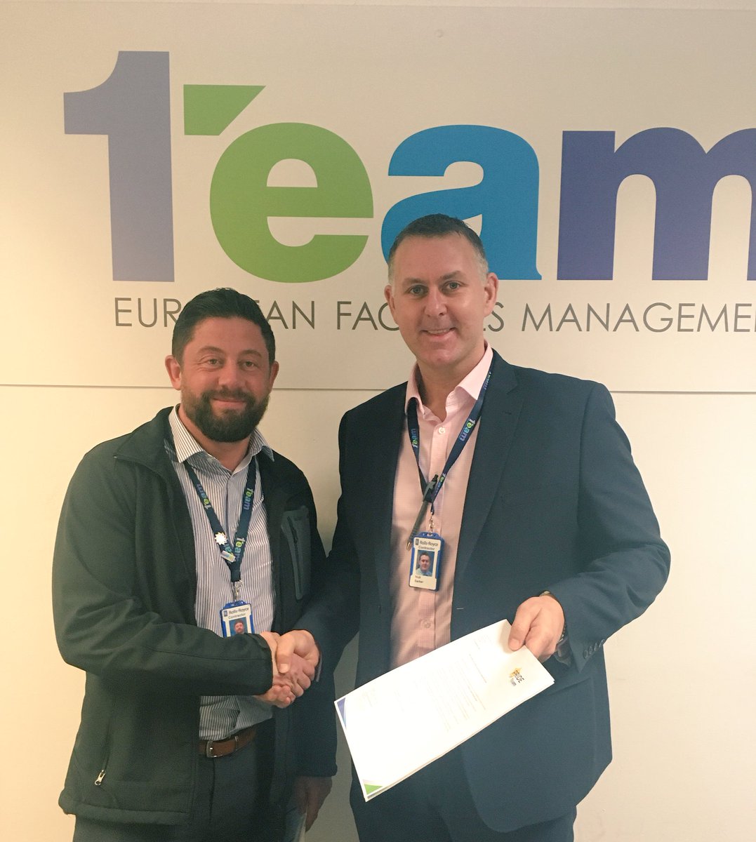 RR_Contract's tweet photo. A very surprised James Jackson receiving his #prideof1team winner certificate and vouchers! Well done Jacko! #1team #recognise #deliver https://t.co/nSxUa0E3q5