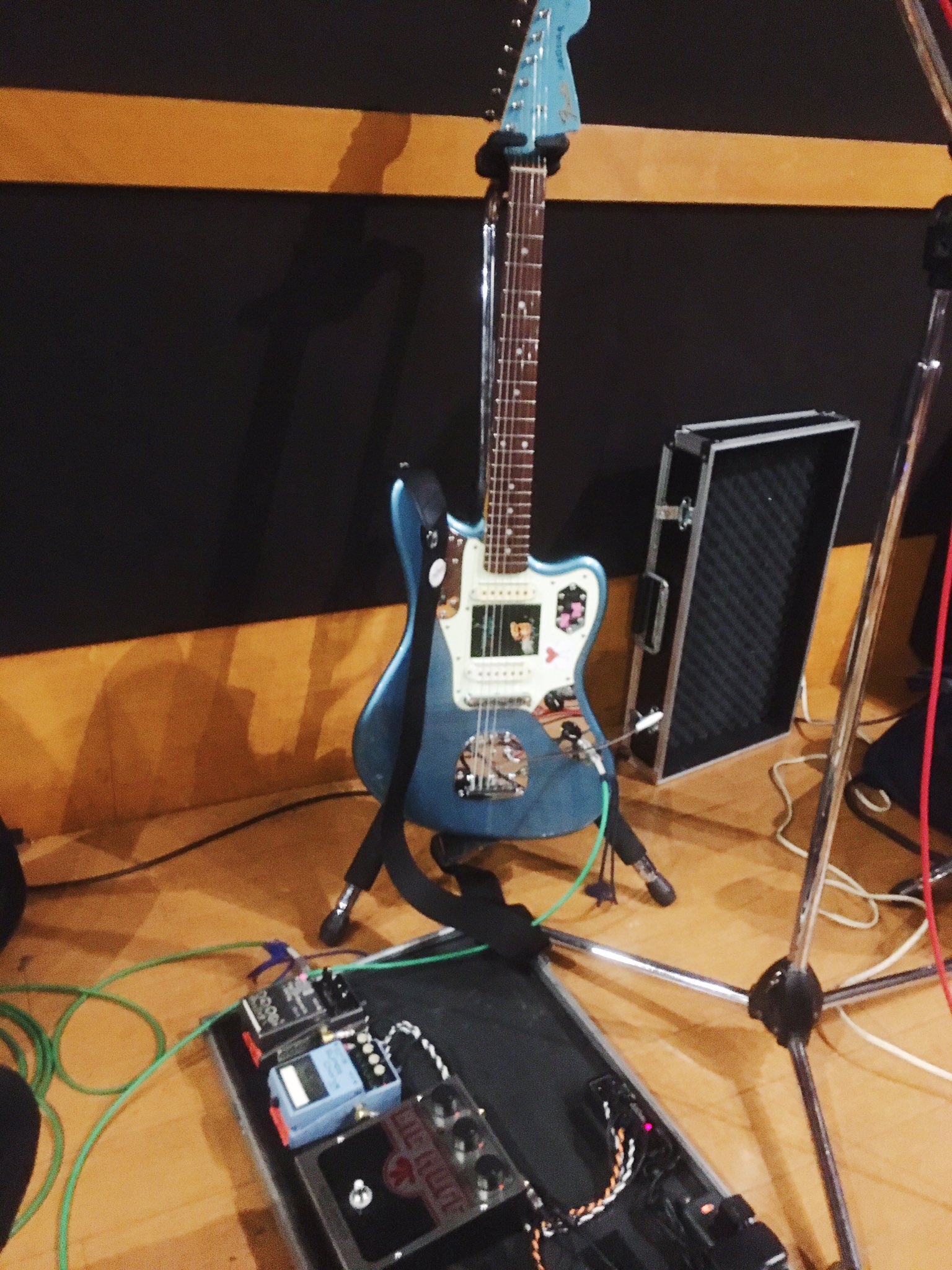 あーちゃん きのこ帝国 シンガイアズ きのこ帝国ツーマンツアー Echoes Vol 3 明日からいよいよ始まります 先週までは白ジャガーでしたが 明日からは少し久しぶりな青ジャガーで臨みます 彼も久しぶりのステージに早く立ちたがっていると思い