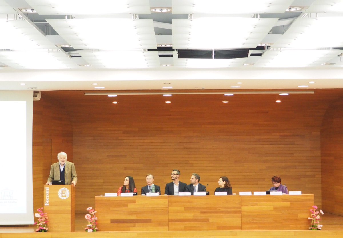amicitrivulzio's tweet photo. #NID2016: l'intervento Luigi Ferrari degli #AmiciDelTrivulzio: "La filantropia del '700 incontra il terzo millennio" https://t.co/vatLAni2P7