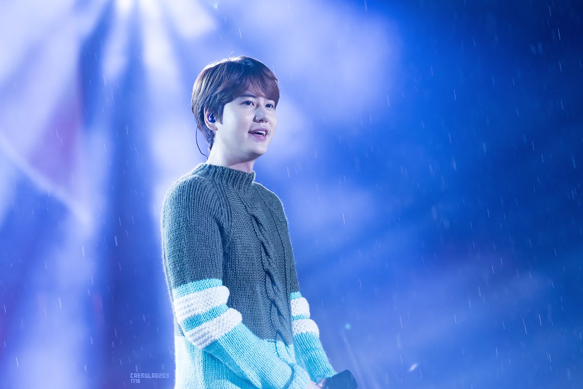 ELFish_JOYers's tweet photo. RT 13elieveSG: [HD PIC] 161118 Music Bank in Gyeongju - Kyuhyun looks so fluffy in his sweater! [4P]  https://t.co/p8Kw9op6eu