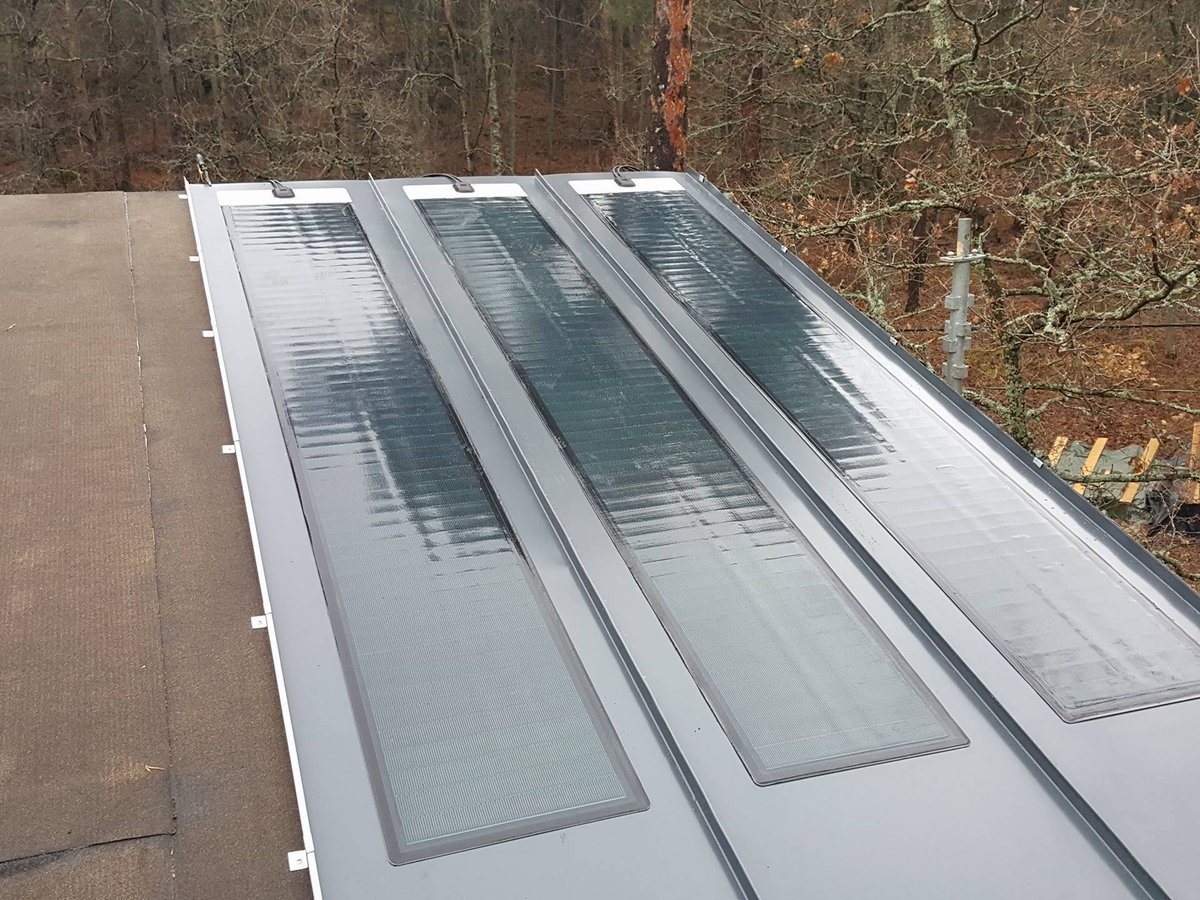 VirteSolar's tweet photo. Käytiin asentamassa #aurinkopaneeli´t Ruissaloon. #aurinkosähkö #uusiutuva #aurinkovoimala #virtesolar https://t.co/KIhRZlOE09 https://t.co/6by8swCj7X
