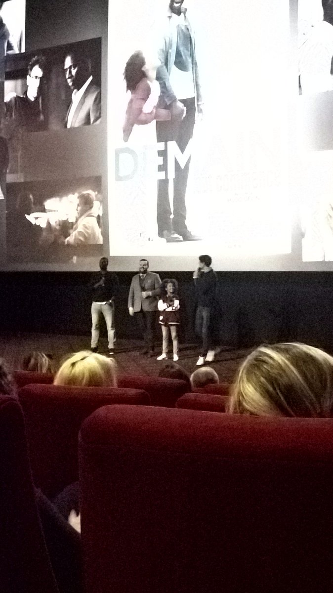 off_cecile's tweet image. #DemainToutCommence, On s'y croirait presque! Super acteurs, une belle leçon de vie. Quelque soit le rôle que tu joue, tu fais rêver
@OmarSy