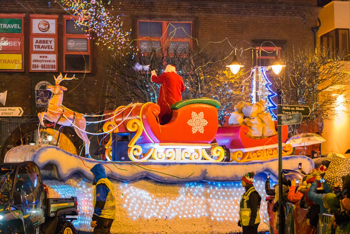 XmasInKillarney's tweet photo. 3 days left to our 1st Magic Parade &amp; of course the Turning on of the Christmas Lights in Killarney, will be great fun! #XmasinKillarney https://t.co/M0SqYlJh90
