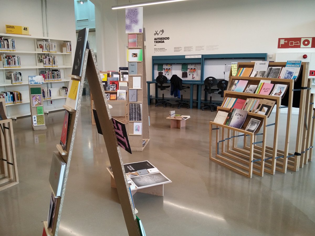 Ya se puede consultar la biblioteca nómada <a href="/ZINESOFTHEZONE/">ZINES OF THE ZONE</a> tabakalera.eu/es/muestra-de-…