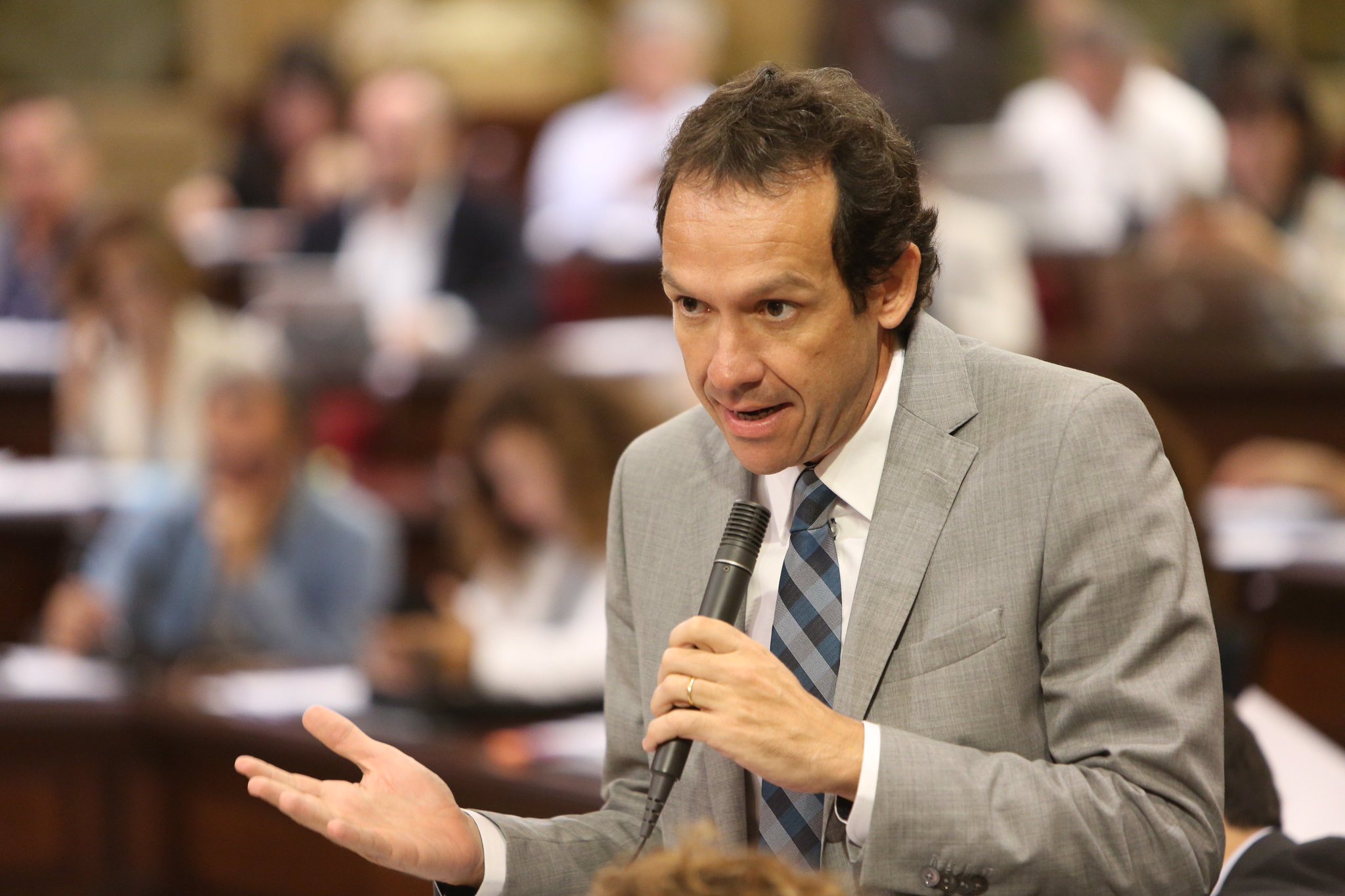 La futura Ley de Vivienda establece que las eléctricas consulten con los Servicios Sociales antes de cortar la luz