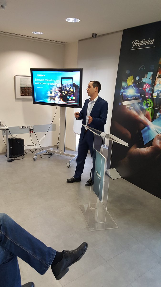 Xanelaberta's tweet photo. @JuanMDTsol No hay nada mejor que practicar desde el ejemplo y junto a tus clientes #PdTAAPP #ingenierostef https://t.co/0hulhPr4Gn