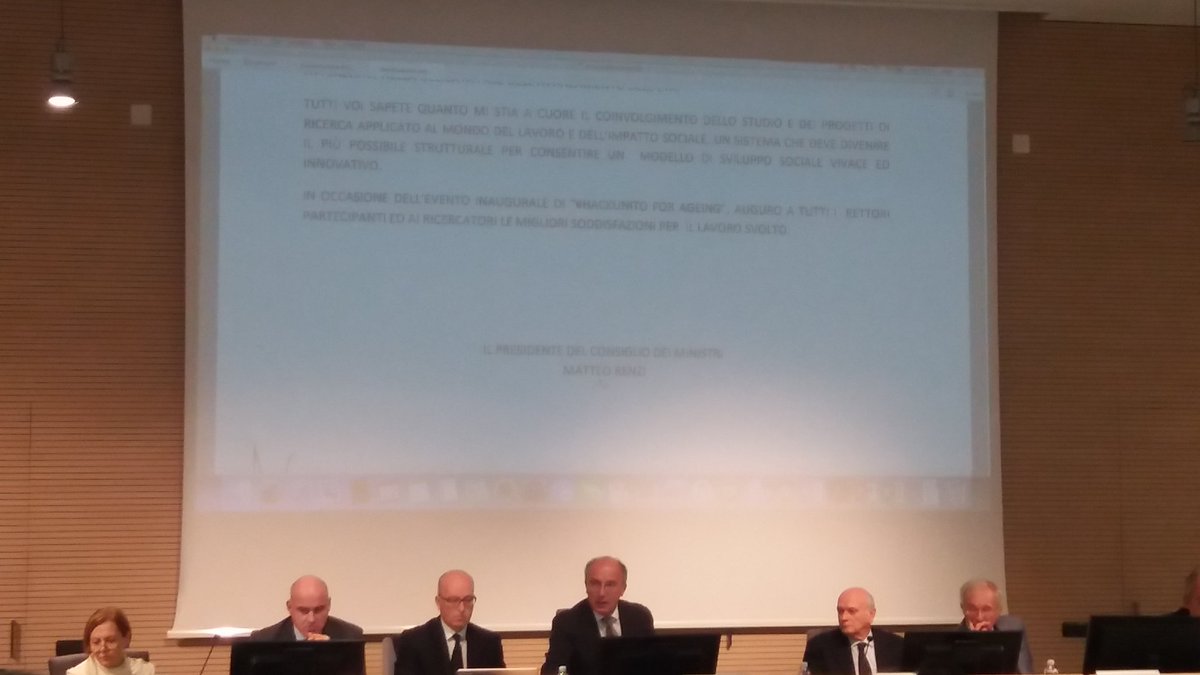 AleMariaAde's tweet photo. I saluti e i ringraziamenti del premier @matteorenzi ai ricercatori di #hackunito #hu4a https://t.co/kPHg1aUVb9