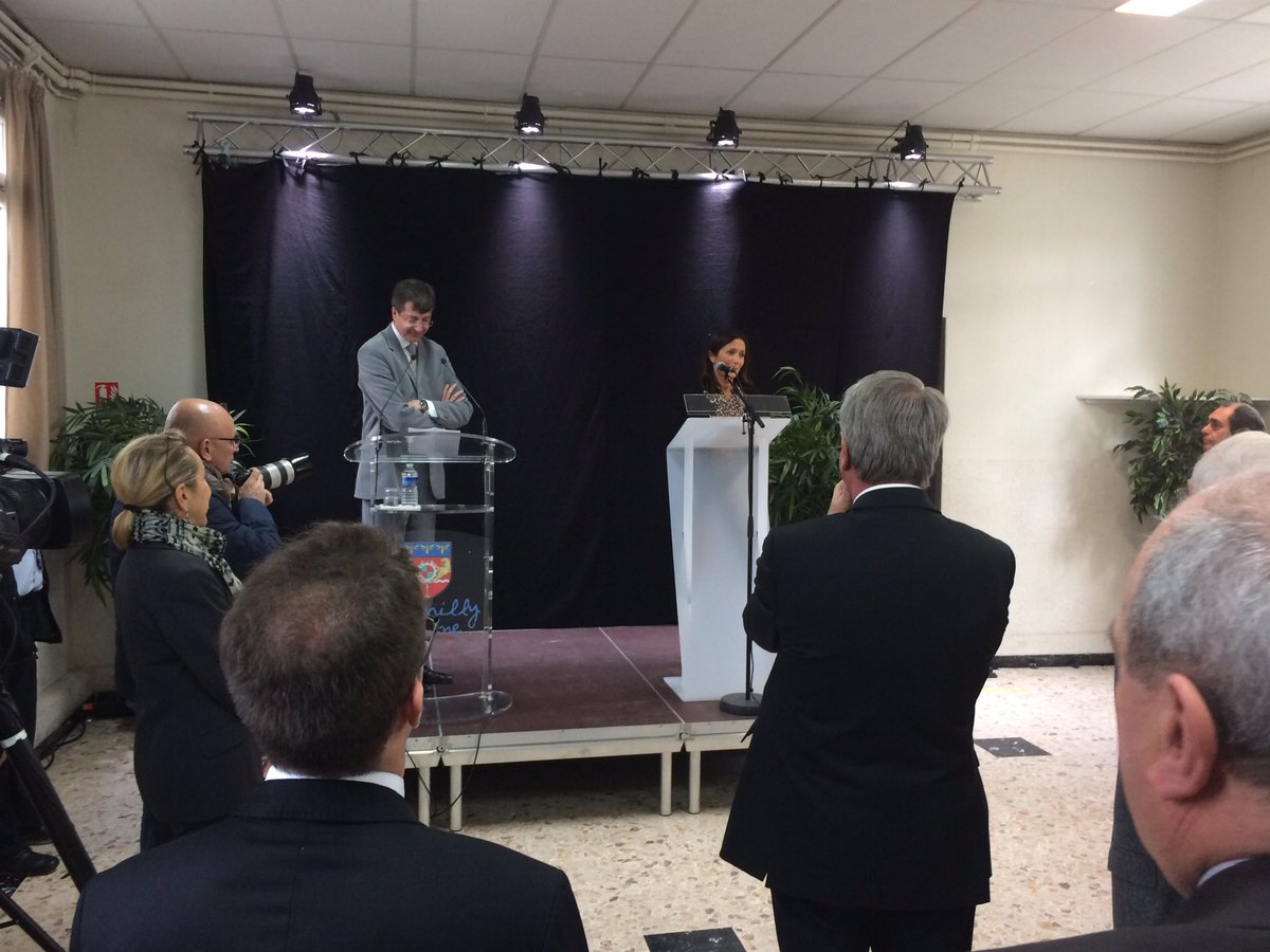 PaulLEMATT's tweet image. La 1 ère pierre du poste de Romilly sur Seine marque le début des travaux de #électrificationparistroyes