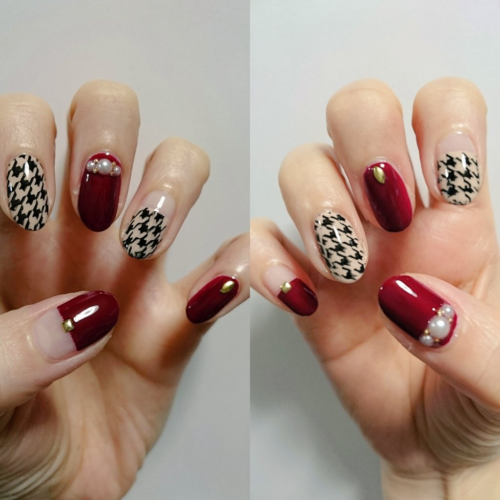 李矩 Twitterissa 久々なネイル スタンプネイルの千鳥格子で秋っぽく ˊᵕˋ ハロウィン終わってから 爪の補修期間としてベースネイルだけ塗ってたので しっかりネイルしたのは3週間ぶり 千鳥格子のベースはネイルホリックのbe300 あとは安定の100均です