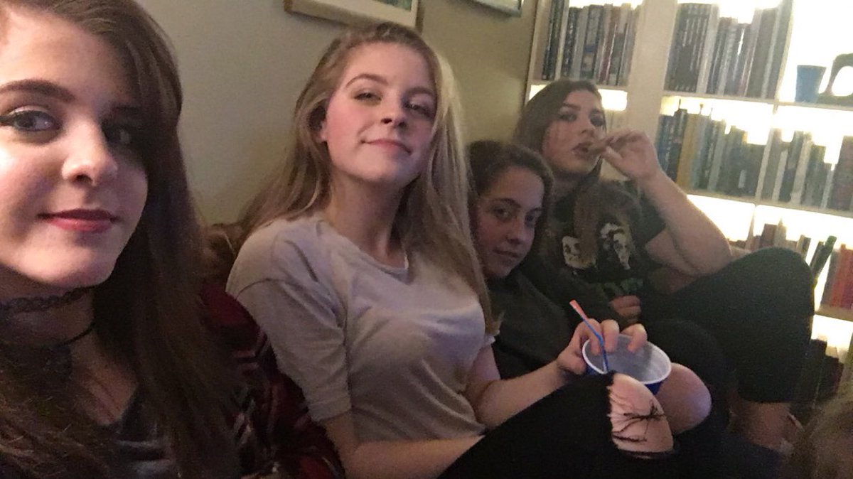 HopefulOlzanski's tweet photo. @HopefulOlzanski 21 4/11/16 Jenna's party 🎉 https://t.co/ukXQ3d3YLK