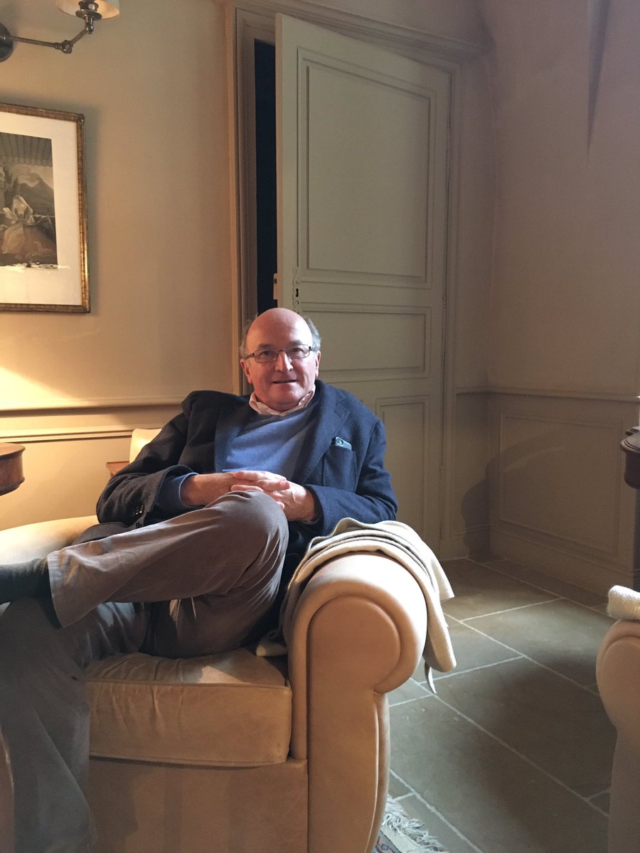 wearesommos's tweet photo. Job interviewt Bernard Hervet, voorzitter van een van de exclusiefste wijnclub ter wereld:1243 Bourgogne Society https://t.co/9BUt8yn8sj