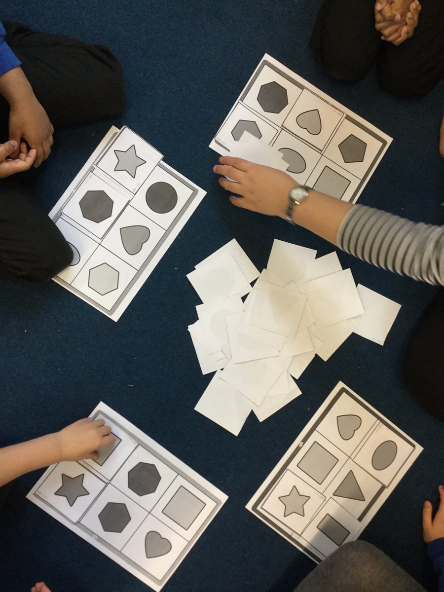 MissPaalanen's tweet image. All sorts of shapes in Maths today! #Maths #2Dshapes #sortingshapes #shapepictures #mymaths #shapebingo @Centralprimary