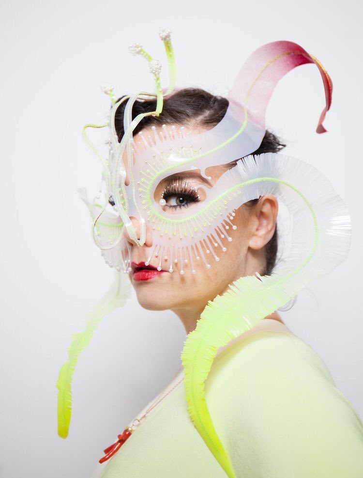 artroadofficial's tweet photo. Happy Birthday, Björk!
#Björk #FemaleVocalist #Innovative #Music #CulturalFigure #HappyBirthday #ArtRoad #Art https://t.co/EoBNA0CCh8