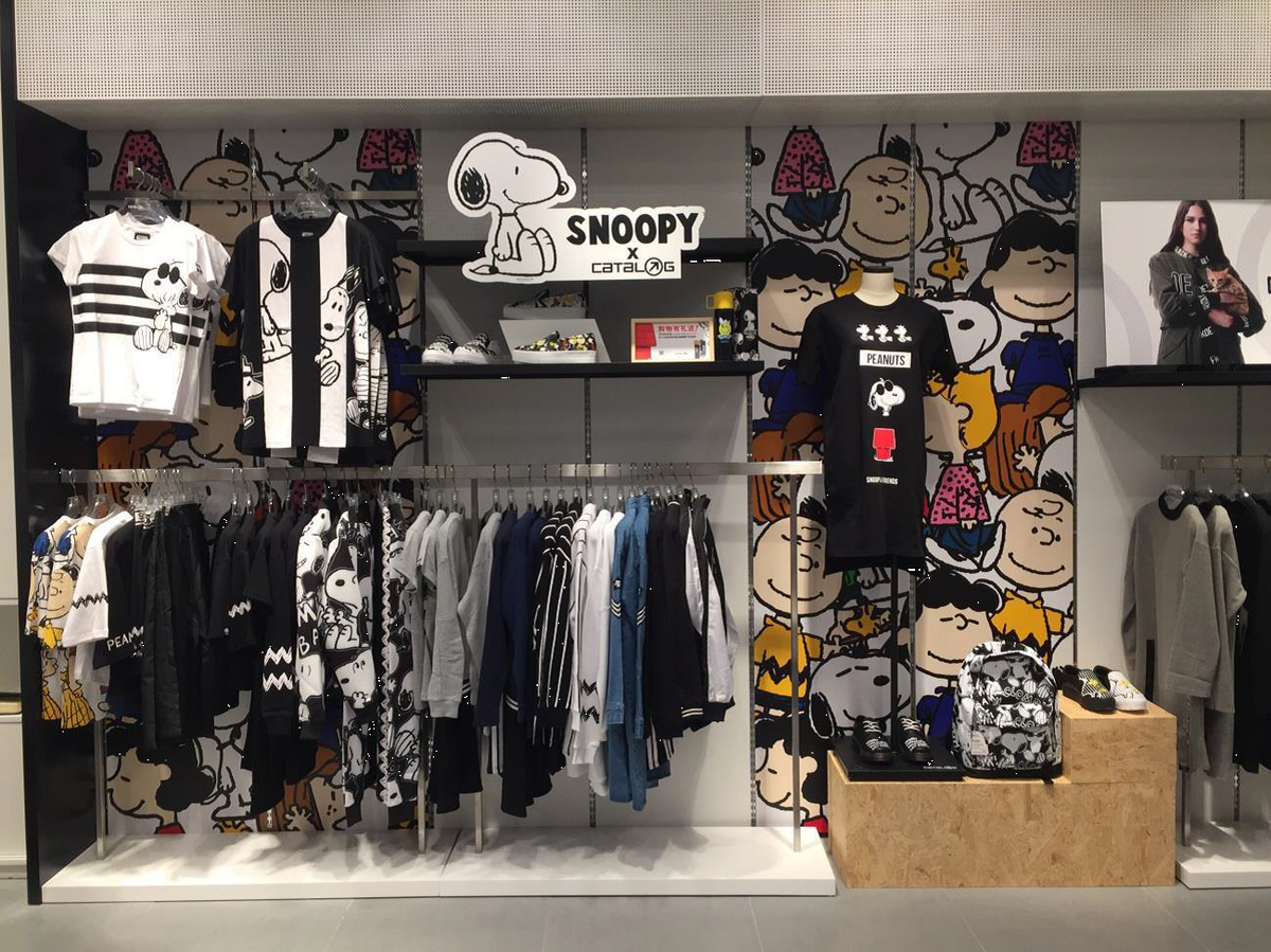 TLCInt's tweet photo. Just landed - @Snoopy collaboration with fashion store Catalog in Hong Kong, China and Macau #snoopy #peanuts #apparel #Asia #tlcint https://t.co/SSKfxIOStH