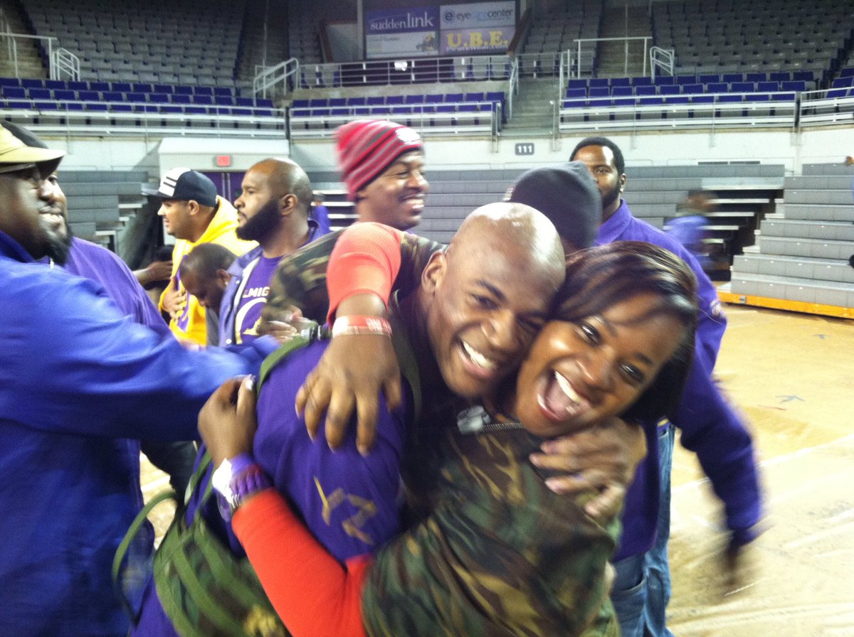 TDotRiley's tweet image. This time last year, the role of "My Favorite Que" switched instantly! Happy QUE-versary to @Hot_Rod8 and his LBs! @ECU_QUES #Fall15 #UZ