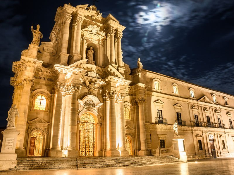 Quint_Europe's tweet photo. Sicily is packed full of history - Greek, Roman, Norman and Baroque. Stay at the very lovely #LemonHouse and enjoy. https://t.co/0Y9QCuhfnb https://t.co/DbnT4mfr3z