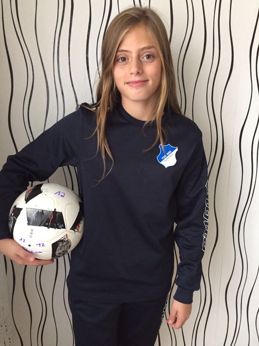 Tsg Hoffenheim Sur Twitter Dafina Spielt Als Einziges Madchen In Der U12 Der Tsg Mehr Uber Sie Erfahrt Ihr Um 18 30 Uhr Bei Rnfde Demnachst Bei Achtzehn99tv Https T Co Bwgqpvgsui