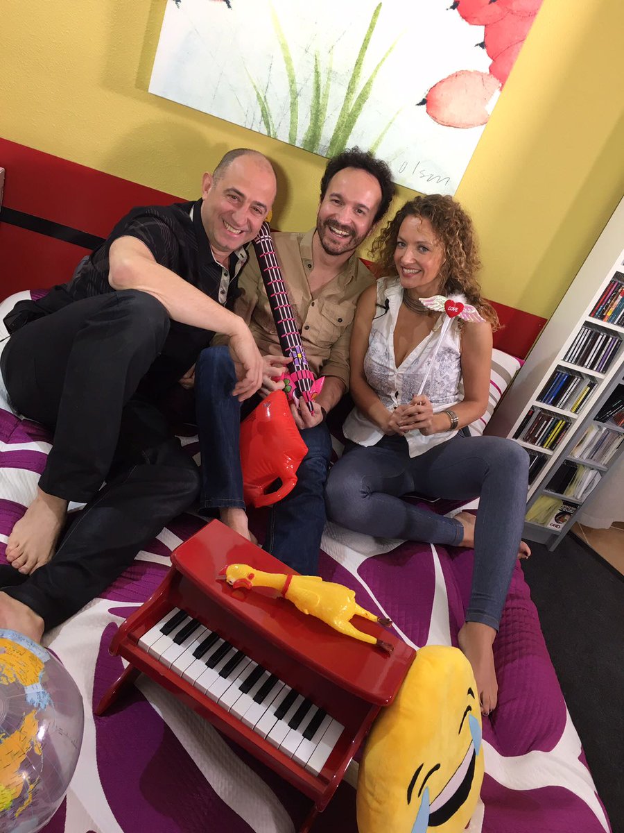 Sexualiza2's tweet photo. Celebramos el #DiadelaMusica en #Sexualiza2 con el maestro @JASimarro Viernes 25-23h y Domingo 27-22h(hora España) en MiamiTv.es @miamitves https://t.co/GUHPBWOfnz