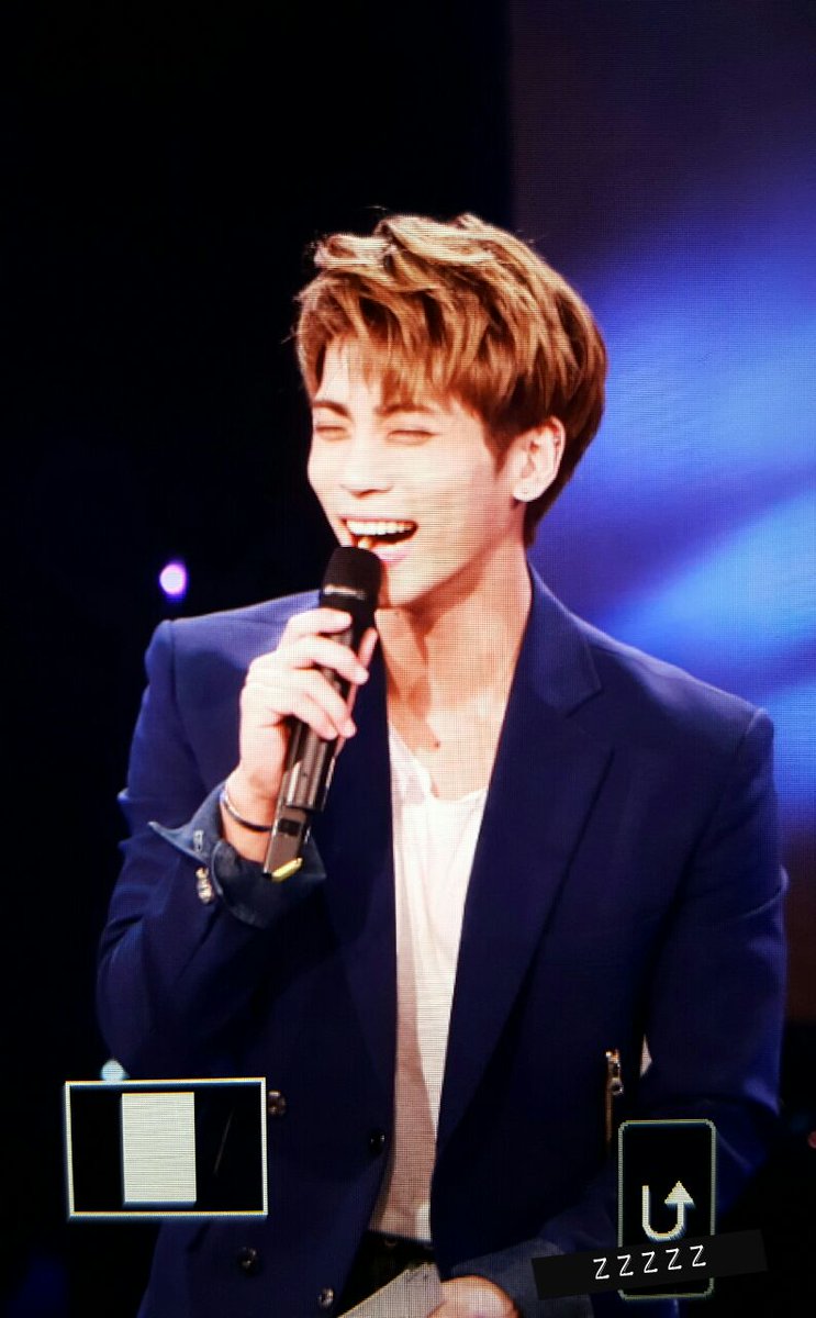 1210Heena's tweet photo. 161122 화음 푸른밤 종현입니다 #종현 #Jonghyun https://t.co/9VbKRlZpEd