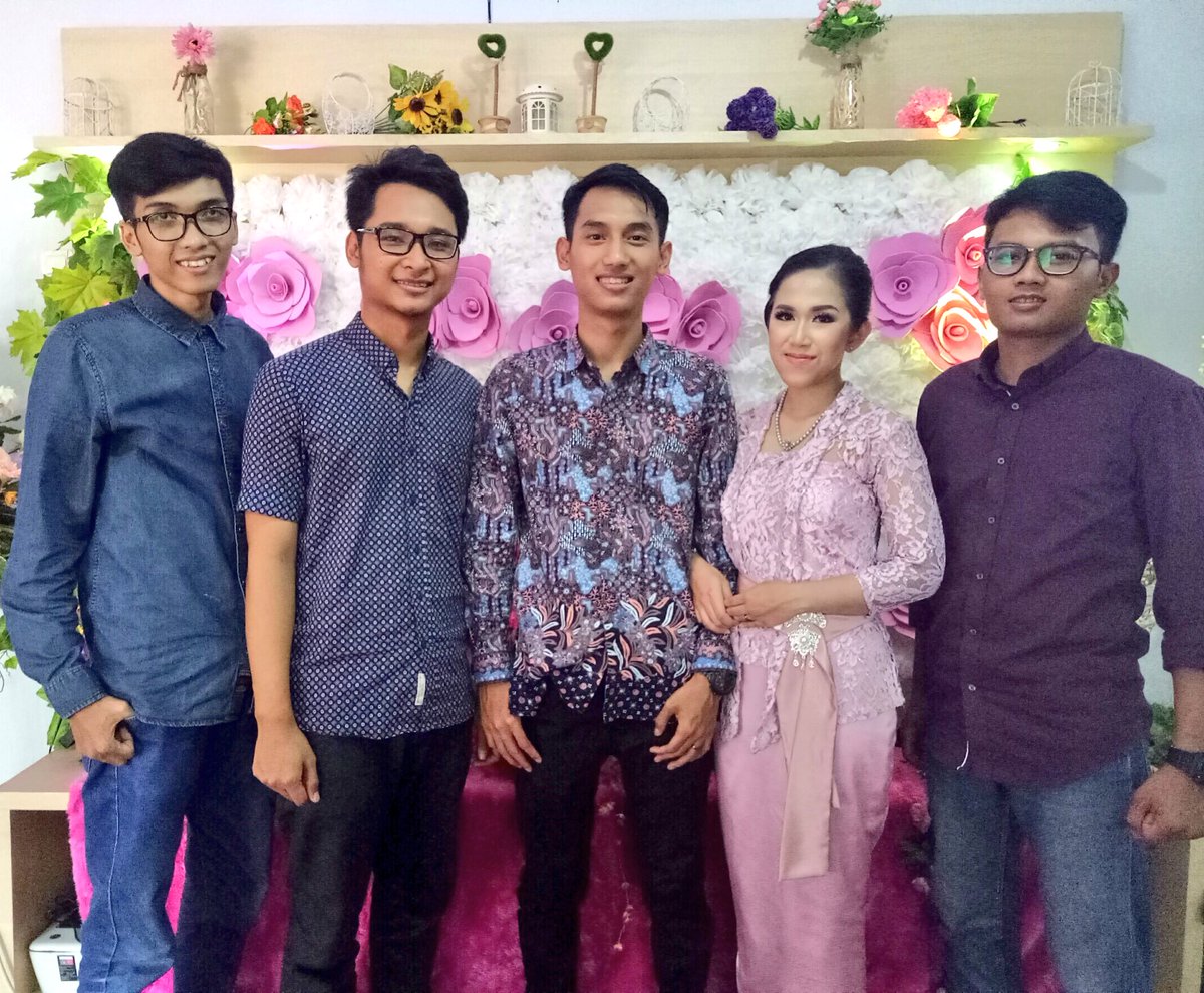 nindyaisme's tweet photo. big thanks to our a day photographer @okijelly makasih juga aa @aditya_aray @bangpet https://t.co/0evHPRgafl