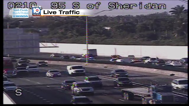 Crash on I-95 SB south of Sheridan St #traffic https://t.co/I8woGCPsUL
