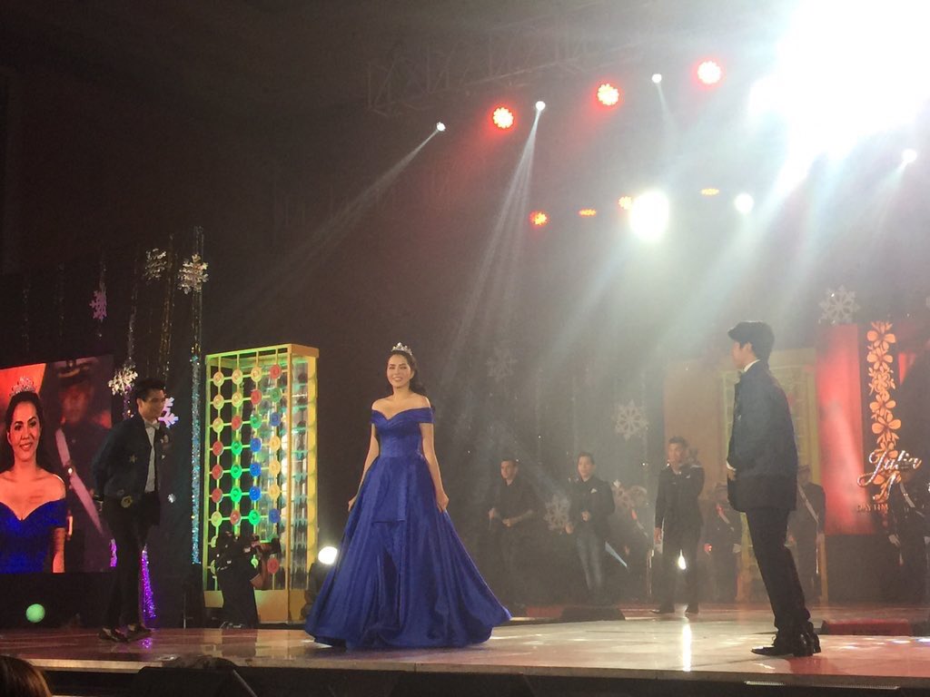TeamAnLia_'s tweet photo. AnLia spotted kahit magkalayo 😅 @Itsanjodamiles @montesjulia #JuliaMontesABSCBNTradeLaunch https://t.co/jiXXUrr2iT