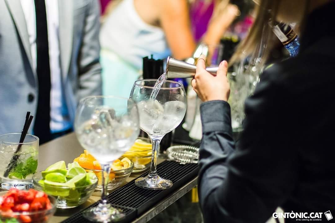 Si t’agrada la feina, es nota...i a nosaltres ens encanta! #cocteleriacreativa #cocteleria #cocktail #coctel #barralliure #casament #wedding